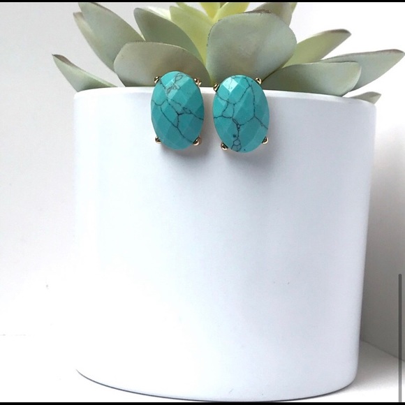 Natural turquoise stone gold tone women’s post stud earrings - Picture 6 of 6